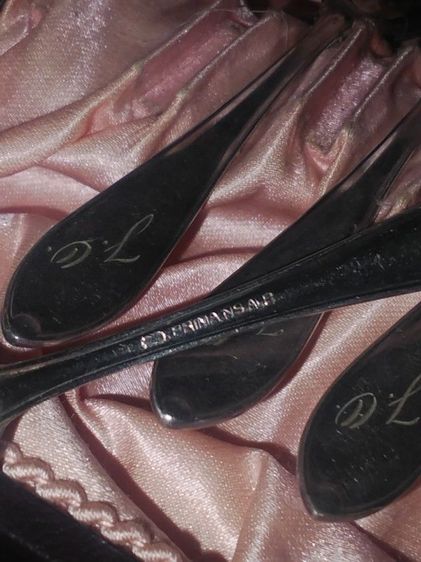 ขายชุดช้อนเงินเก่า งานวินเทจ พร้อมกล่องเดิมครบชุด

หยดกรดลงบนชิ้นงานยังขึ้นนม รูปที่ 6