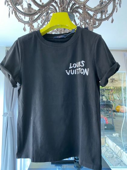 หลุยส์วิตตอง (ติดจองค่ะ)เสื้อยืดแขนสั้น สภาพใหม่เอี่ยม  รูปที่ 2