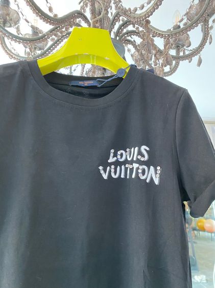 หลุยส์วิตตอง (ติดจองค่ะ)เสื้อยืดแขนสั้น สภาพใหม่เอี่ยม  รูปที่ 4