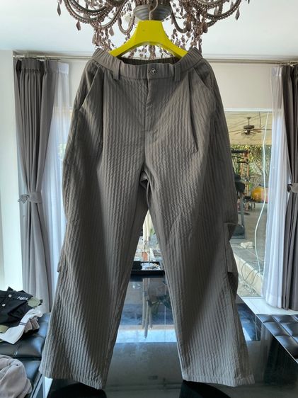 ปราด้ากางเกงขายาวทรงสวย สภาพใหม่เอี่ยม เนื้อผ้าสวยและดีมาก รูปที่ 2