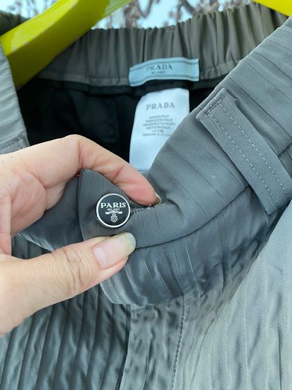 ปราด้ากางเกงขายาวทรงสวย สภาพใหม่เอี่ยม เนื้อผ้าสวยและดีมาก รูปที่ 5