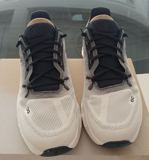 ขาย On Cloudtilt Black Ivory size 43-275cm  เหมือนใหม่ ใส่เดินในห้าง 1 ครั้ง ของแท้ รูปที่ 2