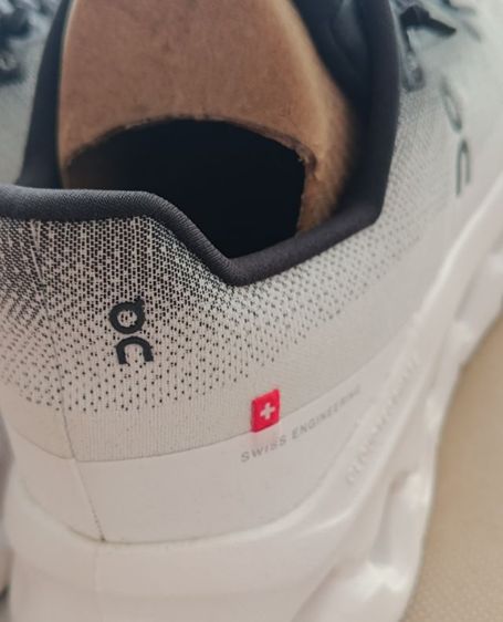 ขาย On Cloudtilt Black Ivory size 43-275cm  เหมือนใหม่ ใส่เดินในห้าง 1 ครั้ง ของแท้ รูปที่ 8