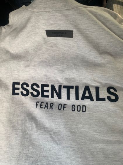 เสื้อ Essential (T-Shirt) รูปที่ 3