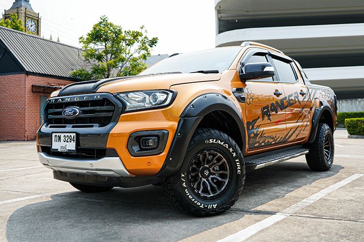 รถ Ford Ranger 2.0 Hi-Rider Wildtrak สี ส้ม