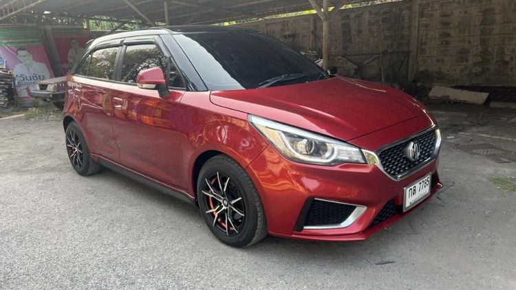รถ MG MG3 1.5 V สี แดง