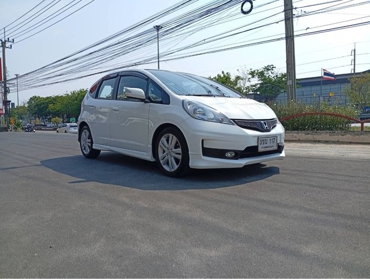 Honda Jazz 2011 1.5 SV i-VTEC Sedan เบนซิน ไม่ติดแก๊ส เกียร์อัตโนมัติ ขาว