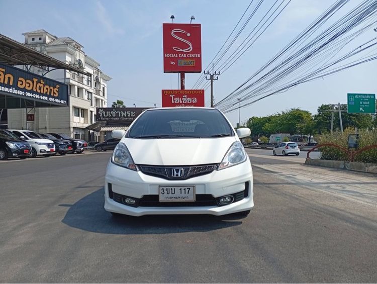 Honda Jazz 2011 1.5 SV i-VTEC Sedan เบนซิน ไม่ติดแก๊ส เกียร์อัตโนมัติ ขาว รูปที่ 2