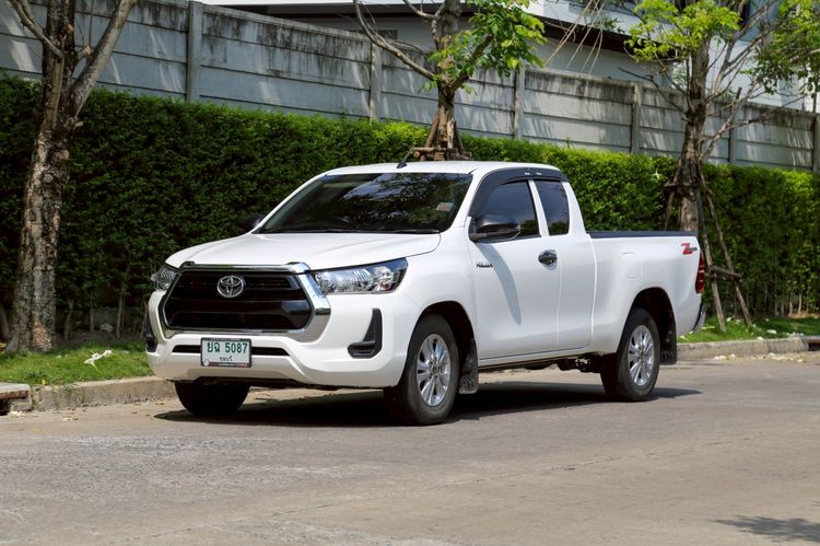 รถ Toyota Hilux Revo Smart Cab 2.4 Entry Z Edition สี ขาว