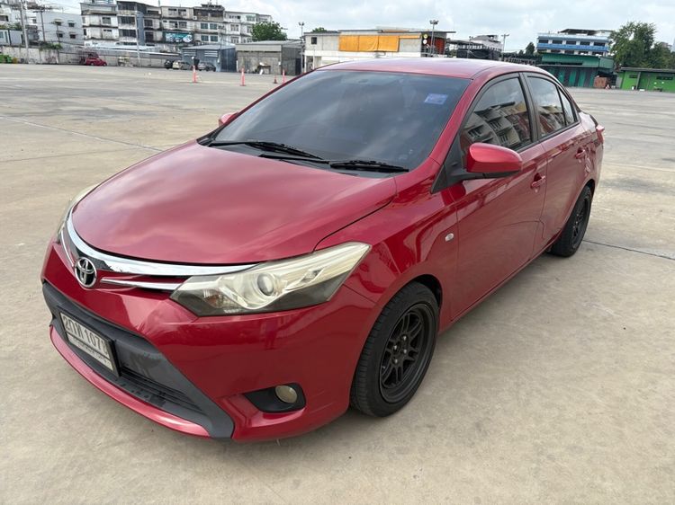 รถ Toyota Vios 1.5 E สี แดง