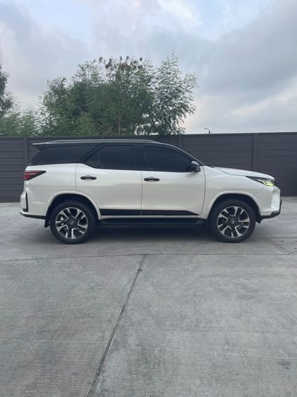 Toyota Fortuner 2020 2.4 Leader V Utility-car ดีเซล ไม่ติดแก๊ส เกียร์อัตโนมัติ ขาว รูปที่ 3
