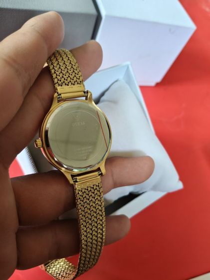 นาฬิกาข้อมือผู้หญิง Guess รุ่น Soiree GW0402L2  รูปที่ 5