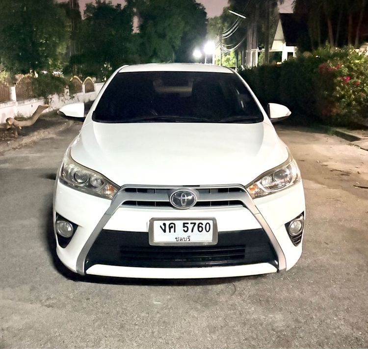 รถ Toyota Yaris 1.2 G สี ขาว