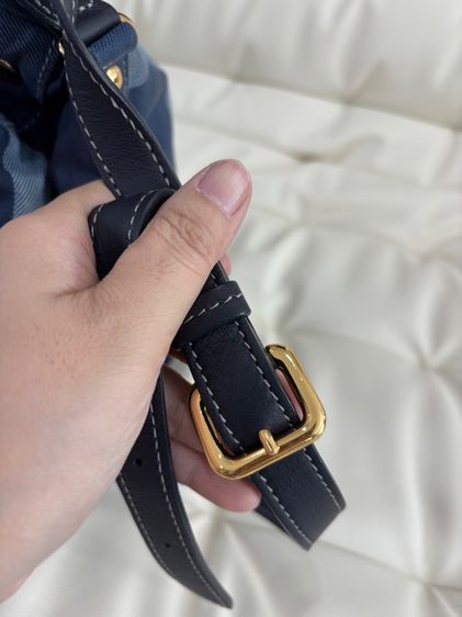 Blue Label กระเป๋าสะพายทรงจีบ  รูปที่ 6