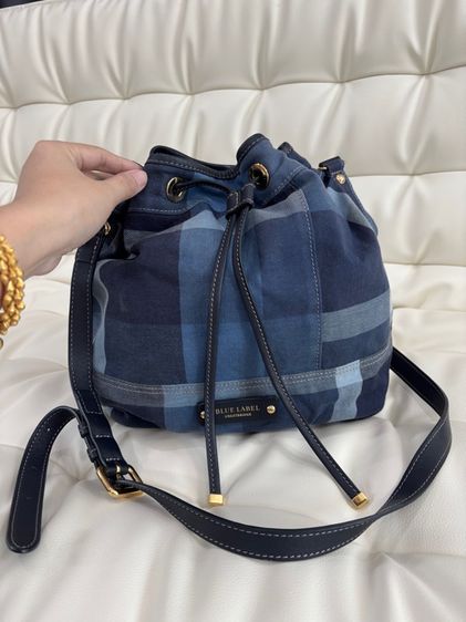 Blue Label กระเป๋าสะพายทรงจีบ  รูปที่ 10