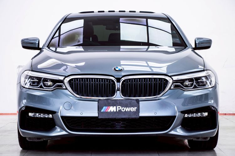 BMW Series 5 2018 530e Sedan ปลั๊กอินไฮบริด (PHEV) ไม่ติดแก๊ส เกียร์อัตโนมัติ เทา รูปที่ 4
