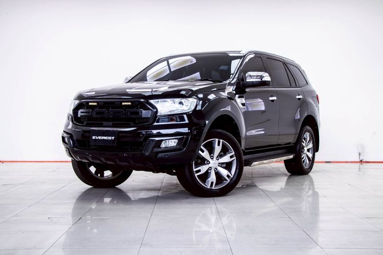 รถ Ford Everest 3.2 Titanium 4WD สี ดำ