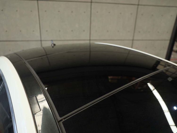 Mercedes-Benz E-Class 2011 E250 Sedan เบนซิน ไม่ติดแก๊ส เกียร์อัตโนมัติ ขาว รูปที่ 3