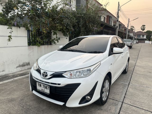 Toyota Yaris ATIV 2020 1.2 J เบนซิน เกียร์อัตโนมัติ ขาว