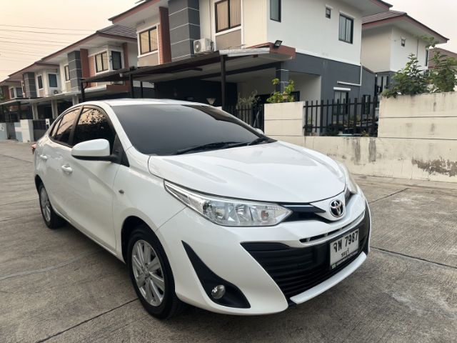 Toyota Yaris ATIV 2020 1.2 J เบนซิน เกียร์อัตโนมัติ ขาว รูปที่ 2
