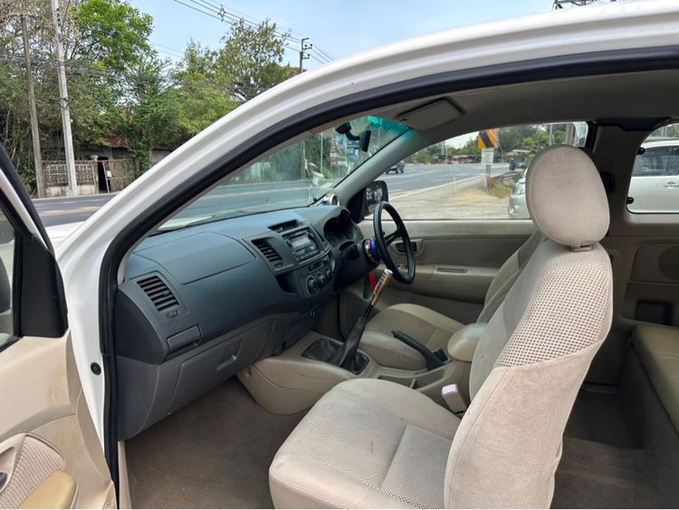 Toyota Hilux Vigo Champ 2013 Smart Cab 2.5 J Pickup ดีเซล ไม่ติดแก๊ส เกียร์ธรรมดา ขาว รูปที่ 3