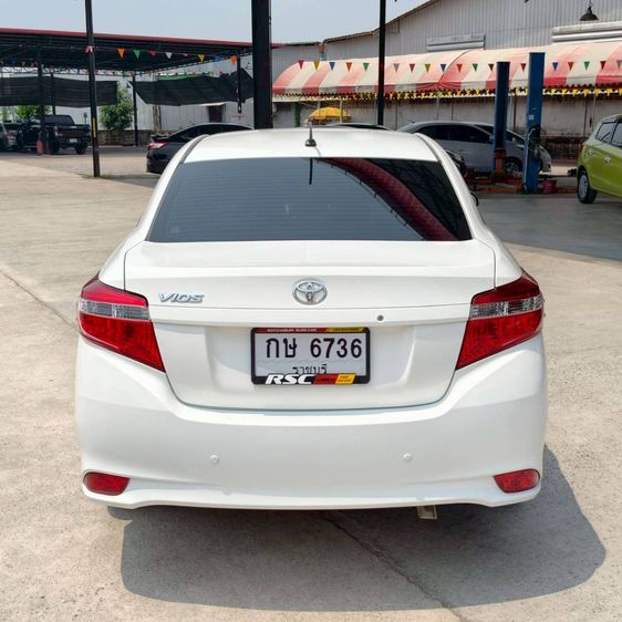 Toyota Vios 2015 1.5 J Sedan เบนซิน ไม่ติดแก๊ส เกียร์อัตโนมัติ ขาว รูปที่ 4
