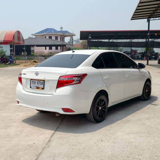 Toyota Vios 2015 1.5 J Sedan เบนซิน ไม่ติดแก๊ส เกียร์อัตโนมัติ ขาว รูปที่ 2