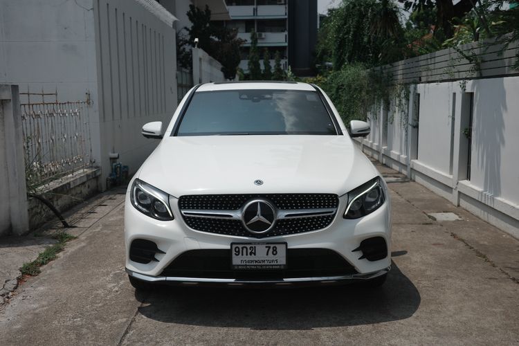Mercedes-Benz GLC-Class 2019 GLC250 Sedan เบนซิน เกียร์อัตโนมัติ ขาว รูปที่ 3