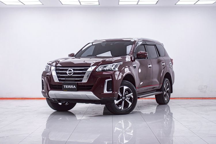 รถ Nissan Terra 2.3 VL 4WD สี แดง