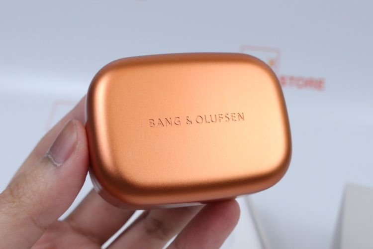B and O Beoplay eleven รูปที่ 2