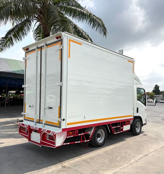 รถ ISUZU NLR 130 แรง ปี 2555 รถห้างแท้  (4 ล้อไม่ติดเวลา) ตู้แห้ง ยาว 3.30  กว้าง 1.90 ม. รูปที่ 5