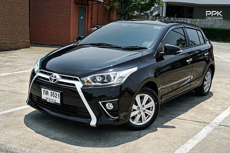 รถ Toyota Yaris 1.2 G สี ดำ
