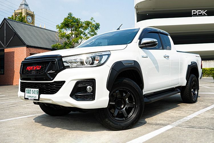 รถ Toyota Hilux Revo 2.4 Prerunner E Plus สี ขาว