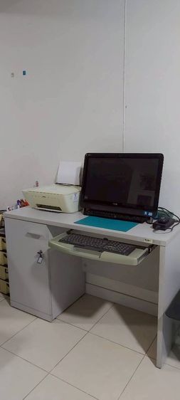 ขายครับ โต๊ะทำงานพร้อมเก้าอี้ รูปที่ 3