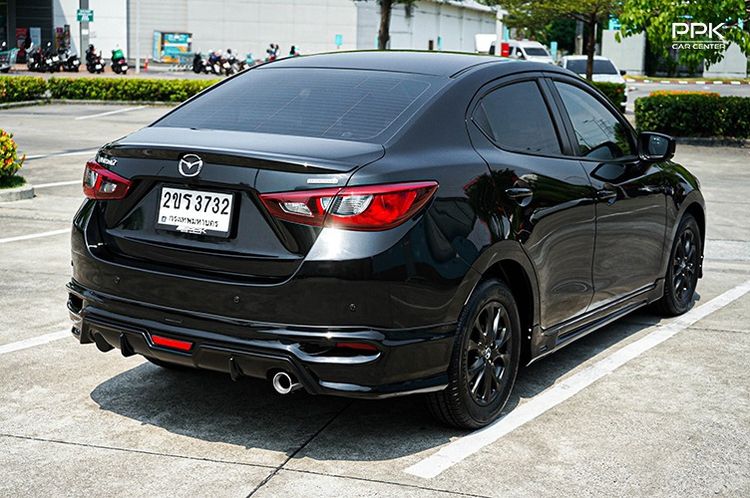 Mazda Mazda 2 2022 1.3 C Sedan เบนซิน ไม่ติดแก๊ส เกียร์อัตโนมัติ ดำ รูปที่ 4