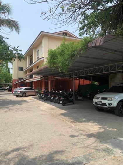 ตกแต่งครบ สร้างเสร็จก่อน 2010 ไม่ใช่ หอพักสไตล์รีสอร์ทแม่โจ้ เนื้อที่เกือบ 2 ราคา เพียง33ล. ห่างจากตัวเมือง10km. ทั้งหมดสอง ตึก3ชั้น ตึก ละ30ห้อง รวม60ห้อง รูปที่ 3