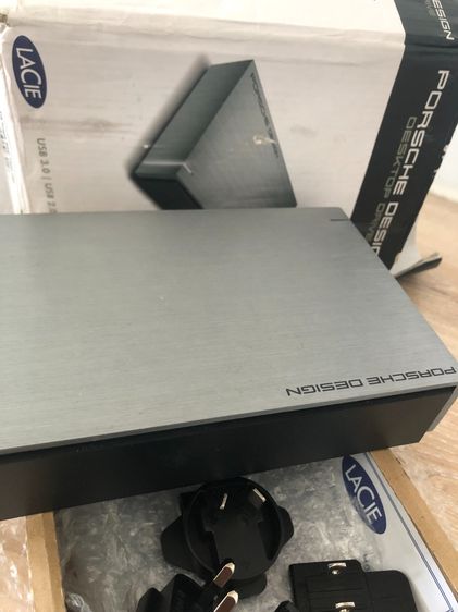 Lacie Porsche Design ฮาร์ดดิสก์ภายนอก 2TB  สภาพเยี่ยม  ลบข้อมูลอย่างปลอดภัย  พร้อมใช้งาน. Lacie Porsche Design 2TB Desktop External Drive