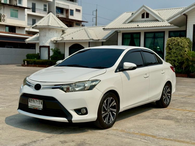 รถ Toyota Vios 1.5 E สี ขาว