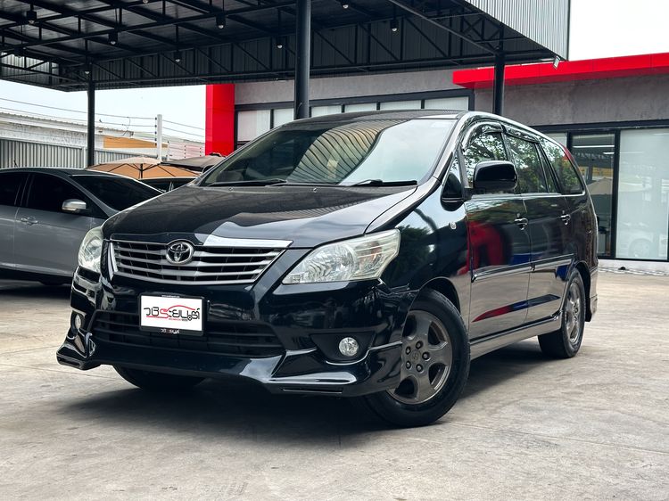 รถ Toyota Innova 2.0 G สี ดำ