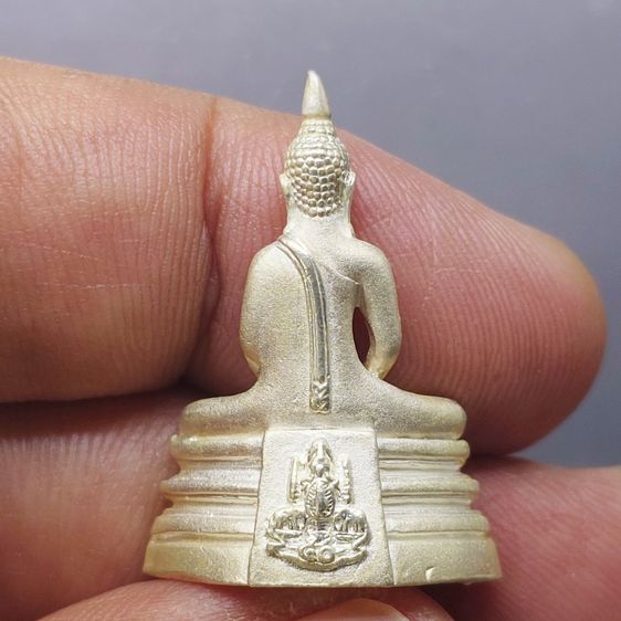 พระกริ่งพระพุทธโสธร ภปร. รุ่นย้อนยุค สร้างพระอุโบสถ พ.ศ. 2539 เนื้อเงิน พิมพ์ใหญ่ พร้อมกล่องเดิม ใบเซอร์ รูปที่ 4