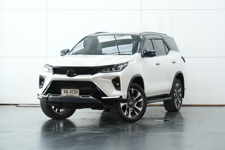 Toyota Fortuner 2020 2.8 Legender Black Top 4WD Utility-car ดีเซล ไม่ติดแก๊ส เกียร์อัตโนมัติ ขาว
