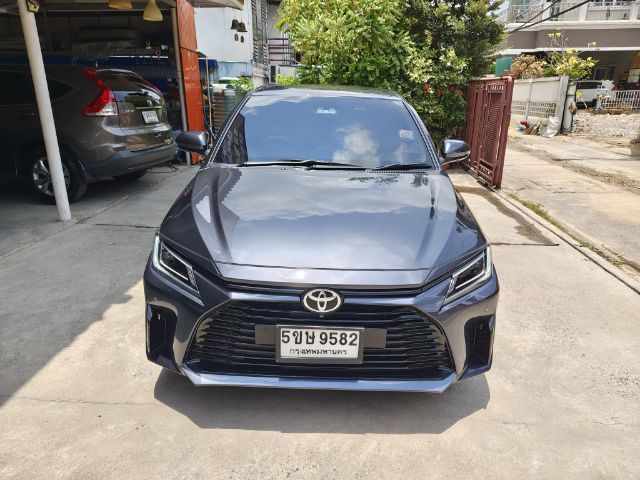 Toyota Yaris ATIV 2024 1.2 Premium Sedan เบนซิน ไม่ติดแก๊ส เกียร์อัตโนมัติ เทา รูปที่ 2