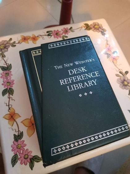 The new webster's Desk Reference Library