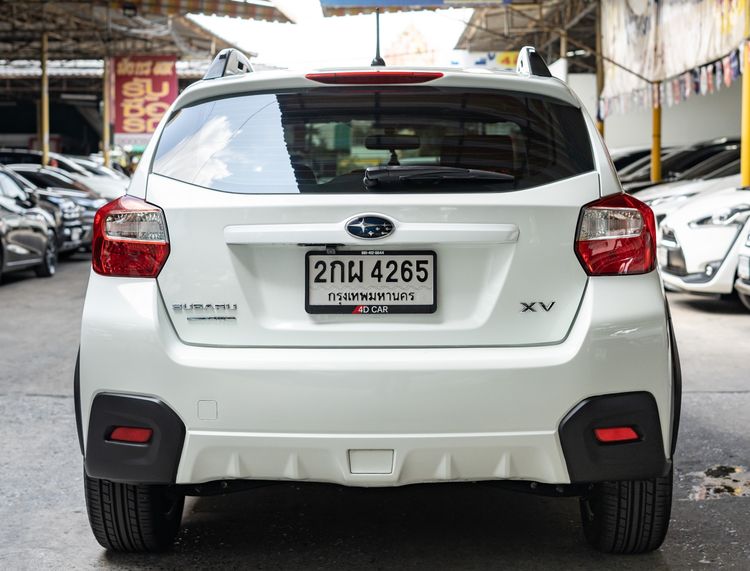 Subaru XV 2013 2.0 4WD Utility-car เบนซิน ไม่ติดแก๊ส เกียร์อัตโนมัติ ขาว รูปที่ 4