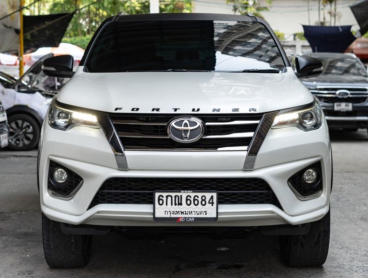 2017 TOYOTA FORTUNER 2.8 TRD SPORTIVO BLACK TOP 4WD รุ่นTOPสุด รถบ้าน มือเดียว สภาพดีมาก ไม่เคยชน