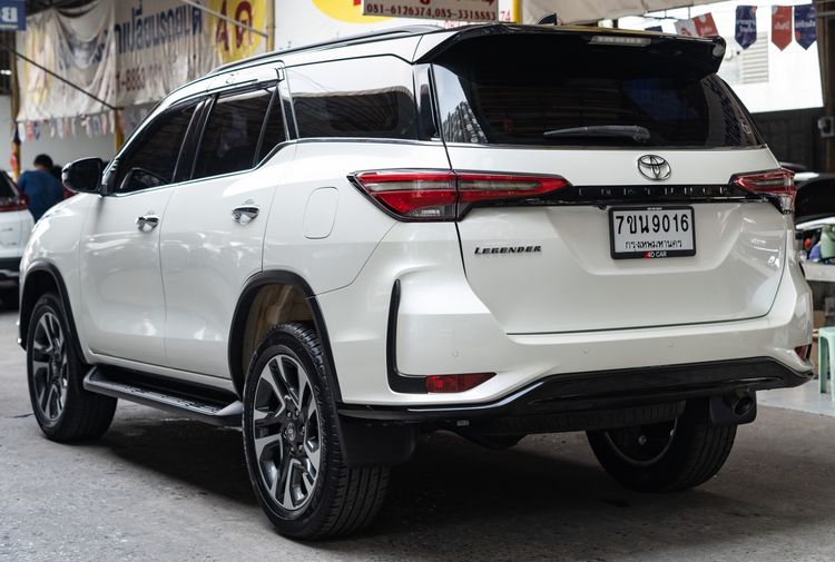 Toyota Fortuner 2022 2.4 Legender Black Top Utility-car ดีเซล ไม่ติดแก๊ส เกียร์อัตโนมัติ ขาว รูปที่ 3