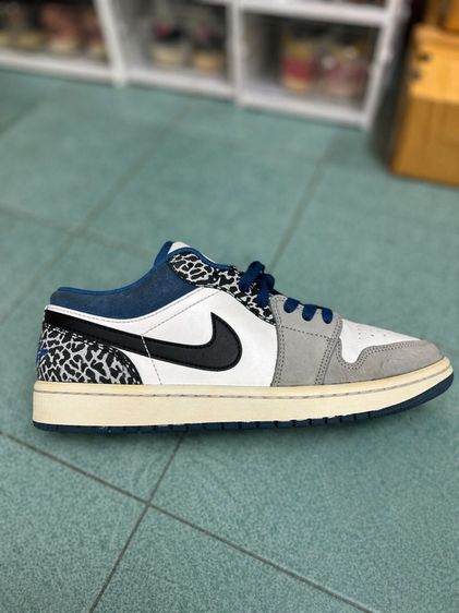 Nike Air Jordan 1 Low SE True Blue