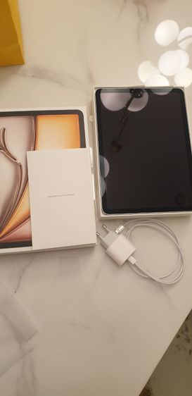 IPad Air M4 11 Cellular 256 GB  ประกันยาว 70 สภาพใหม่กริ๊บ ครบกล่อง