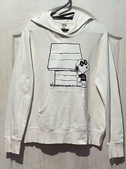 เสื้อสเวตเตอร์ Uniqlo Kaws x Peanuts 