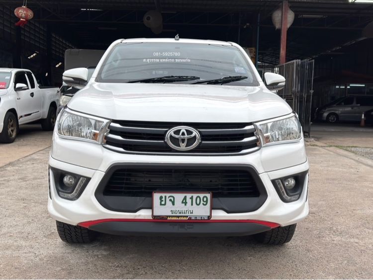 Toyota Hilux Revo 2017 2.4 Prerunner TRD Sportivo ดีเซล เกียร์ธรรมดา ขาว